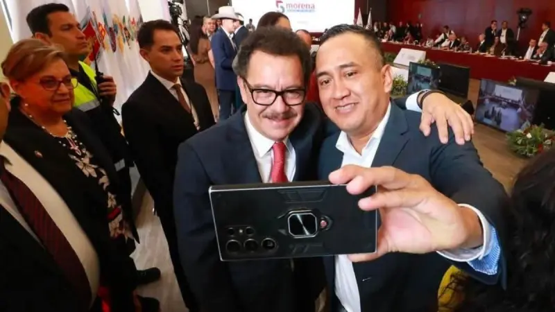 Participa Nino Morales en Plenaria de Morena y revisa agenda legislativa