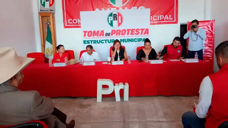 PRI llama a fortalecer su estructura y critica situación del país desde Amealco