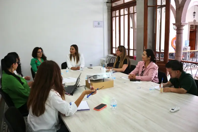 Amplía Semujeres coordinación para atender a potosinas