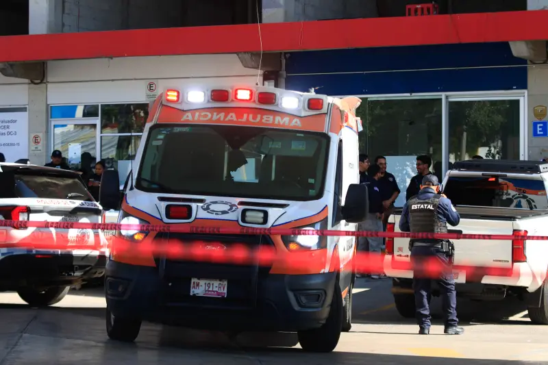 Balacera en La Paz y en plaza Mazarik: así asaltaron a cuentahabientes el mismo día