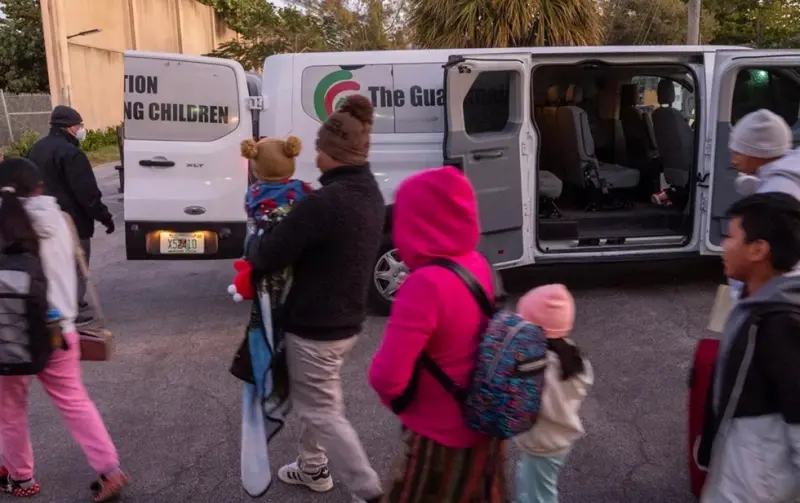 Denuncian deportación de niños al sur del país
