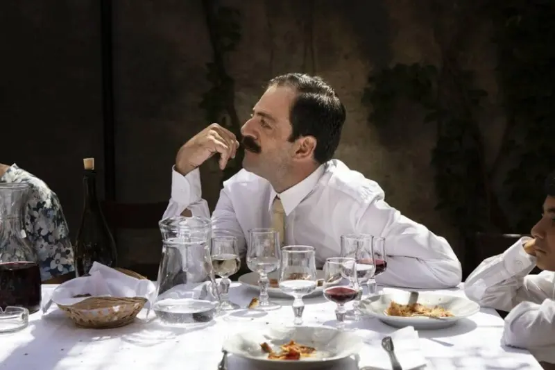 Es una de las mejores series de los últimos años y se puede ver gratis en streaming. Una historia de amistad sencillamente extraordinaria que me obsesiona