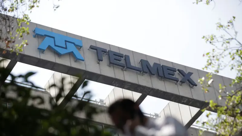 Telmex perdió el mercado que durante años dominó en México, cayó hasta 38.9% de participación frente al avance de sus competidores y ahora vuelve a recuperar terreno con una meta que parecía lejana: regresar al 50% del internet fijo