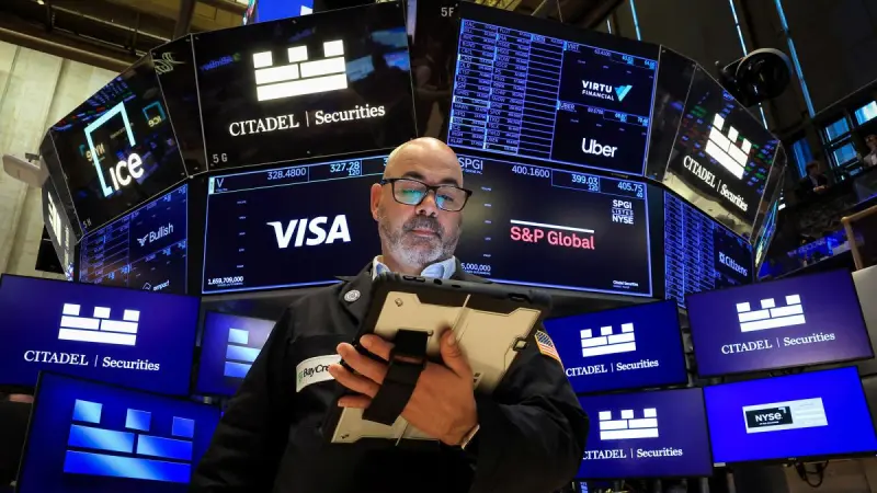 Wall Street cierra con pérdidas; mercado espera reportes laborales clave de Estados Unidos