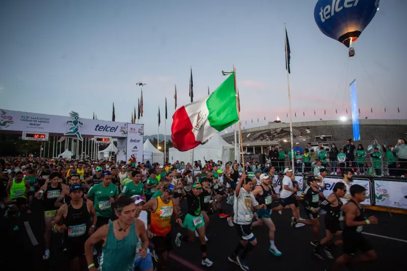 Cristhian Pacheco conquista el Maratón CDMX 2026; Alemtsehay Asefa reina en la femenil