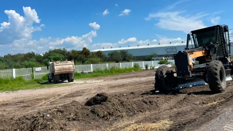Inician trabajos para nuevo panteón en Manuel Doblado: limpian terreno