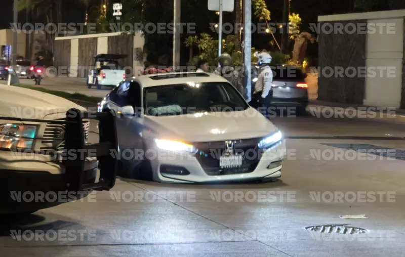 Militares detienen a grupo armado en Mazatlán tras perseguir y chocar el auto en que circulaba
