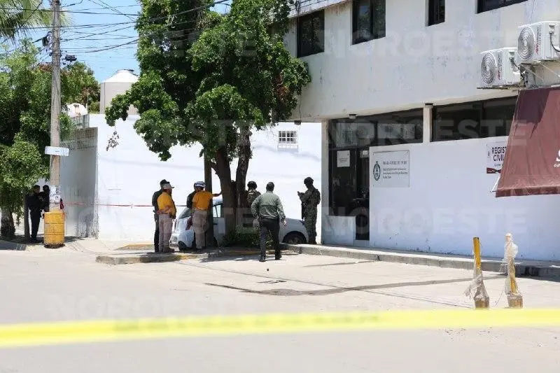 Adolescente es baleado tras salir de firmar en el Ministerio Público de Mazatlán