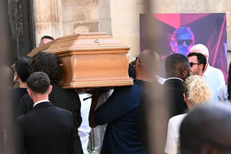 Despiden en París al DJ y productor Kavinsky