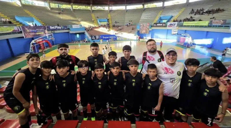 SRE confirma salida del último grupo de futbolistas mexicanos varados en Colombia