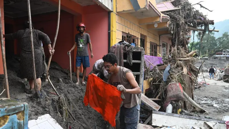 Amenaza de nuevas riadas tras el alud que dejó más de 580 muertos entre Nepal y China