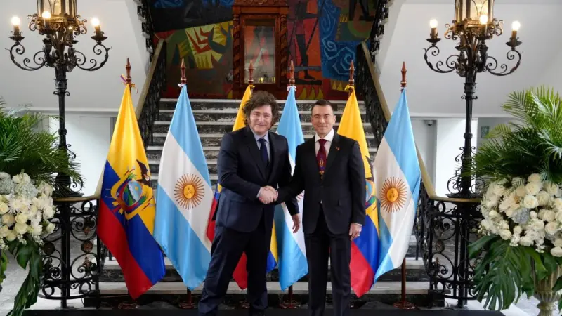 Noboa agradece a Milei en reunión la declaración de 3 bandas criminales como "grupos terroristas"