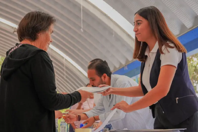 Corregidora entrega más de 500 escrituras y fortalece la certeza jurídica de las familias en Querétaro