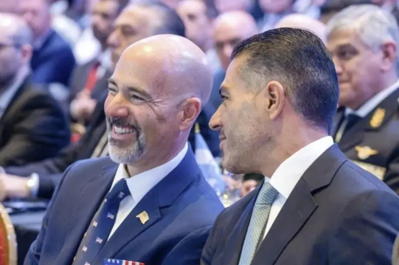 Sheinbaum acusa doble discurso del director de la DEA