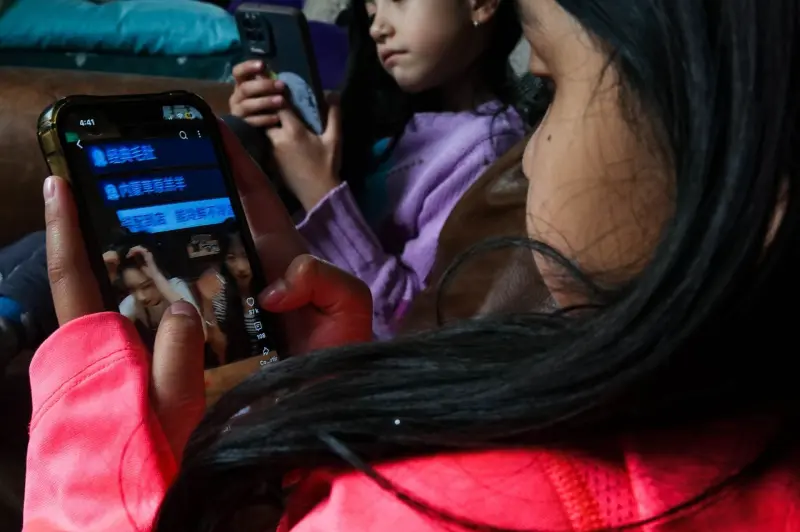 ¿Se deben prohibir los celulares en escuelas de México? Esto dicen los expertos sobre regular su uso