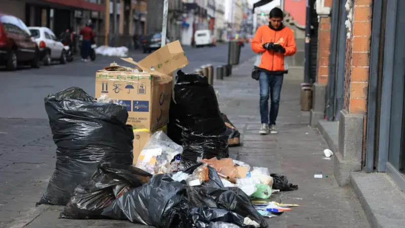 Multas de hasta 60 mil pesos a negocios por tirar basura en Querétaro