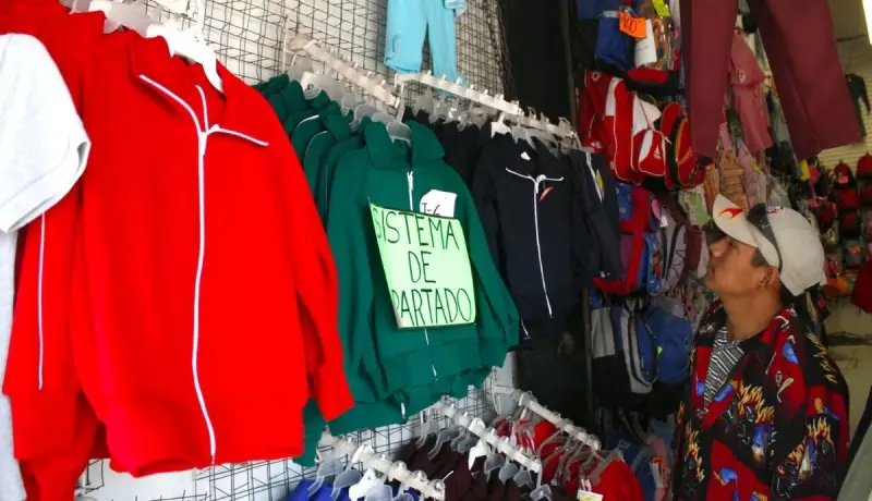 Profeco revela que un uniforme de primaria y secundaria cuesta en promedio entre 470 y 708 pesos antes del regreso a clases