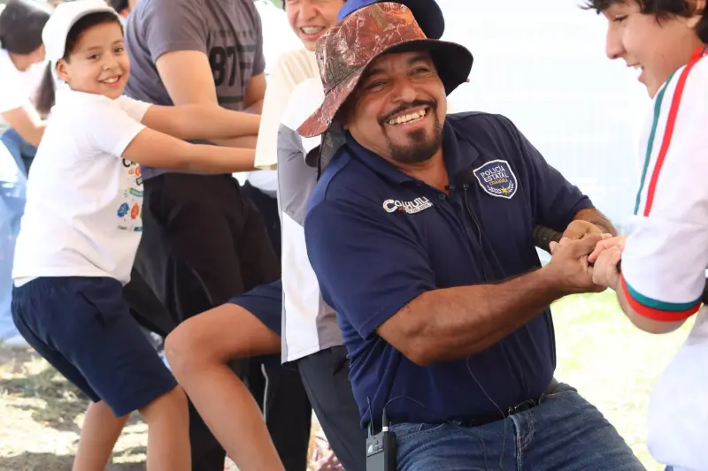 Dan banderazo de inicio en Piedras Negras a campamento para hijos de policías y personal de Fiscalía de Coahuila
