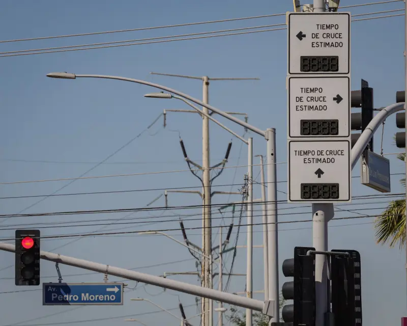 Garita Centro de Mexicali registra filas de más de una hora para cruzar a Calexico