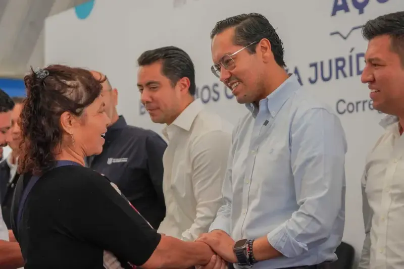 550 familias de Corregidora reciben escrituras de sus predios