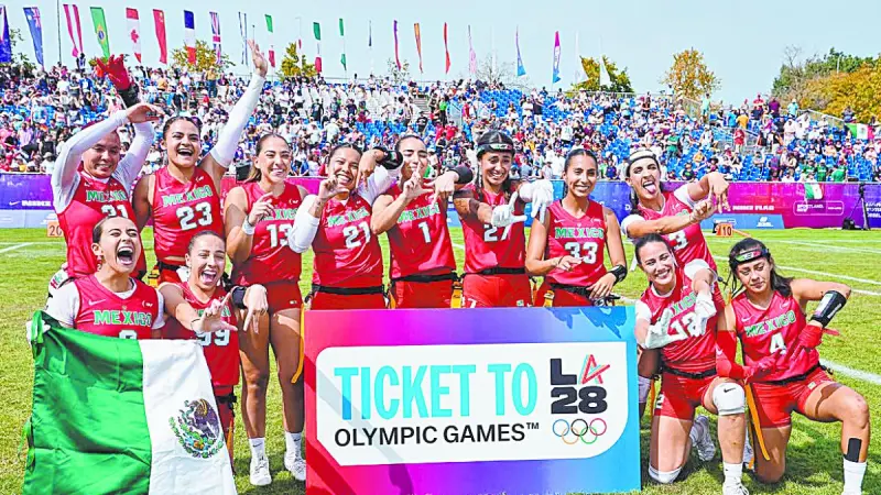 México Femenil celebra medalla y pase olímpico en flag football