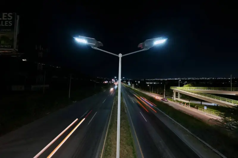 Iluminan siete kilómetros del Libramiento Norponiente con 330 nuevas luminarias