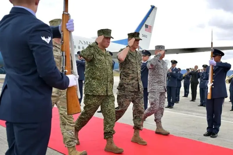 Visita Comando Sur a Colombia, nuevo aliado antinarco de EU