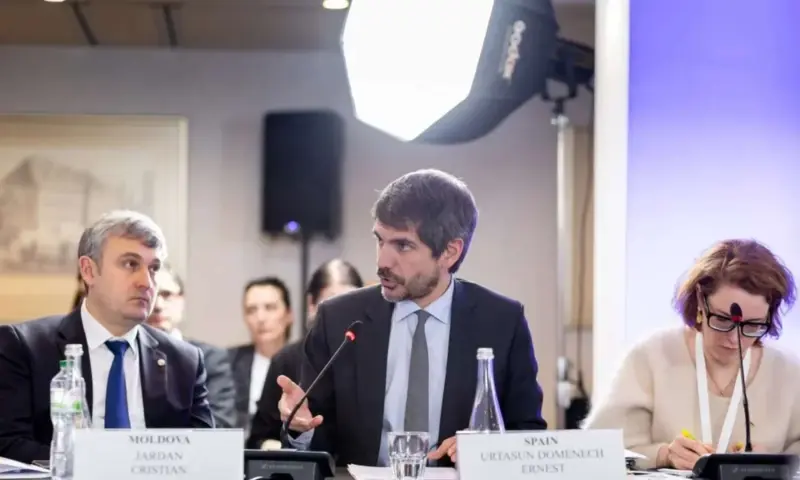Sumar atribuye a Marruecos “responsabilidad” en la crisis de Ceuta y exige el traslado a la Península