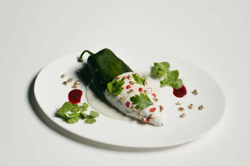 Deléitate con el menú de temporada que honra al chile en nogada y los sabores poblanos