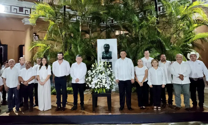 Conmemoran aniversario luctuoso de Víctor Cervera Pacheco
