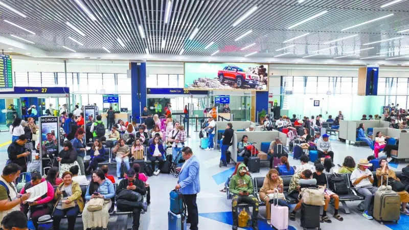 La llegada de turistas vía aérea cayó 2.2% en primer semestre y 3.7% en junio; no ayudó el futbol