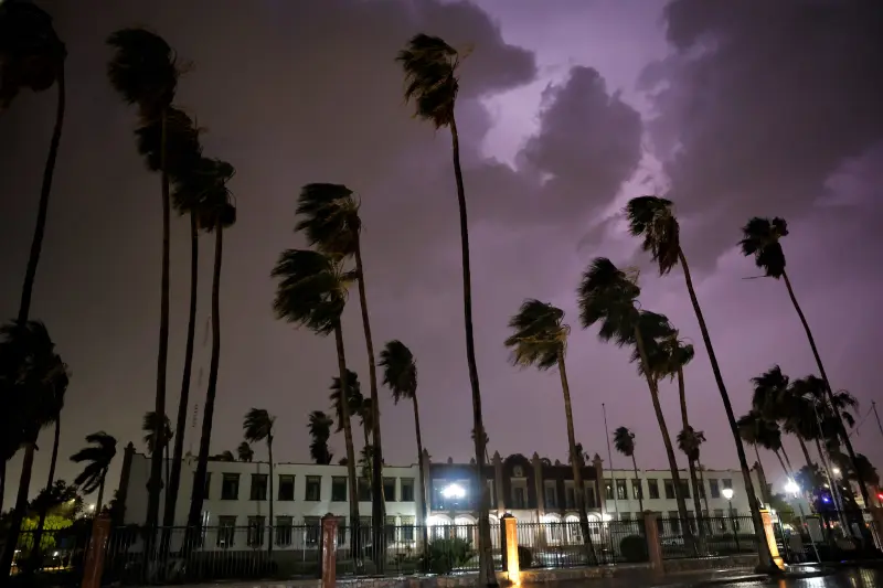 Lluvias dejan acumulados de hasta 8 milímetros y rachas de viento de 92 km/h en Hermosillo; prevén más precipitaciones esta noche