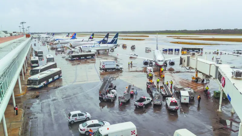 Sigue en picada, tráfico en aeropuerto de Cancún