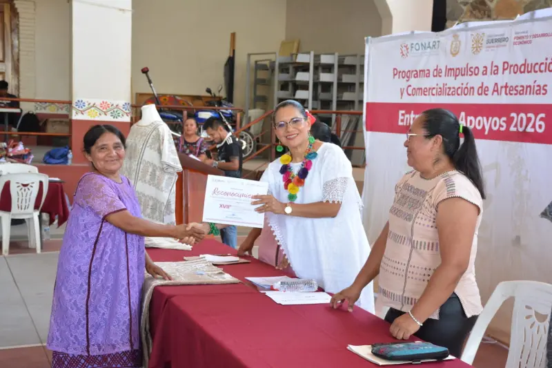Premian a ganadores de concurso de arte popular de la Costa Chica