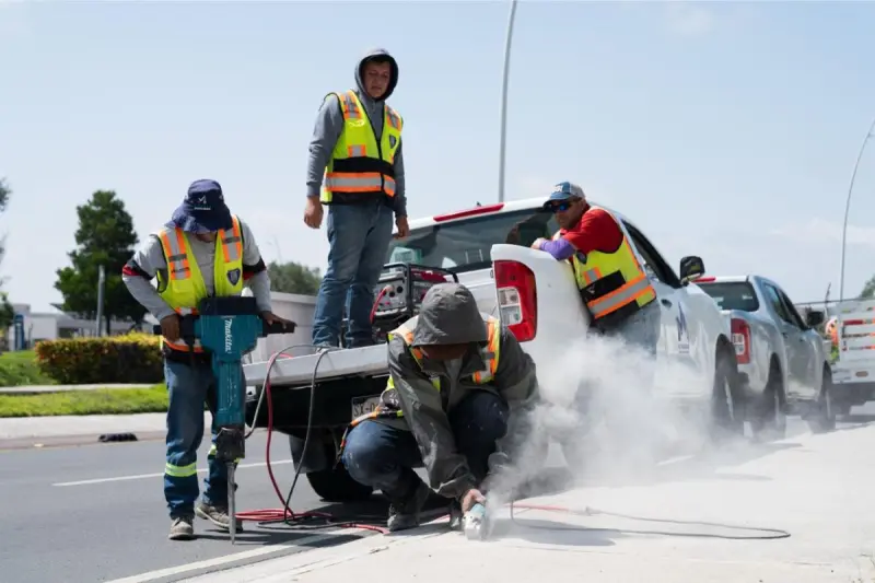 Refuerzan señalización vial en nueve comunidades de El Marqués