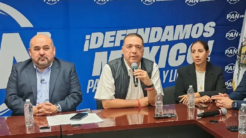 Jorge Espadas supera meta de firmas en el PAN León con aliados exverdes
