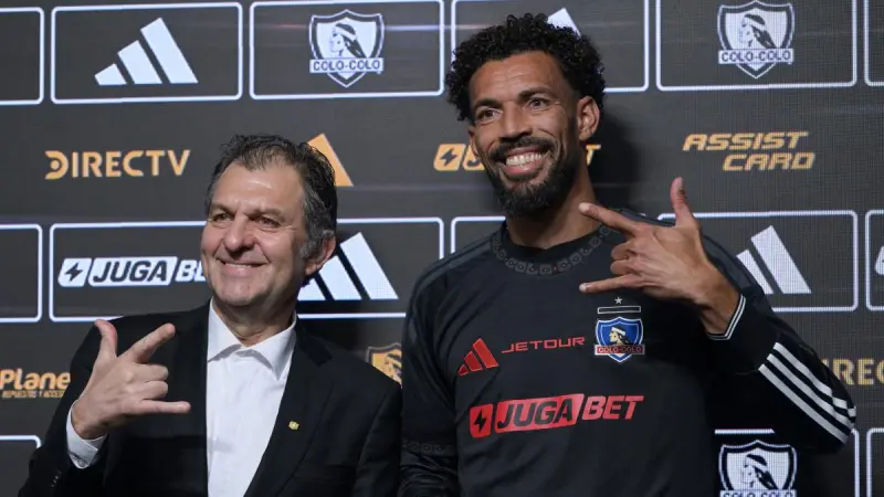 Vozinha, presentado en Colo Colo: “Siempre creí que era jugador de equipo grande”