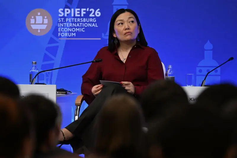 Es la mujer más rica de Rusia. Su imperio empresarial está en llamas