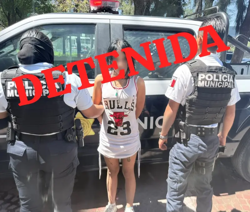 Detienen a mujer con presunta droga durante operativo policial «Calles Seguras» en Santa Rosa Jáuregui