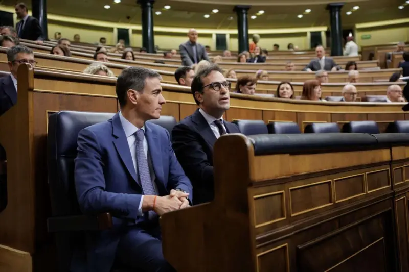 El avispero de Ceuta estalla en el Congreso: ocho ministros contra las cuerdas antes de las elecciones