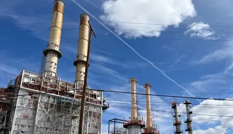Excedió refinería límites de contaminación con olor a azufre