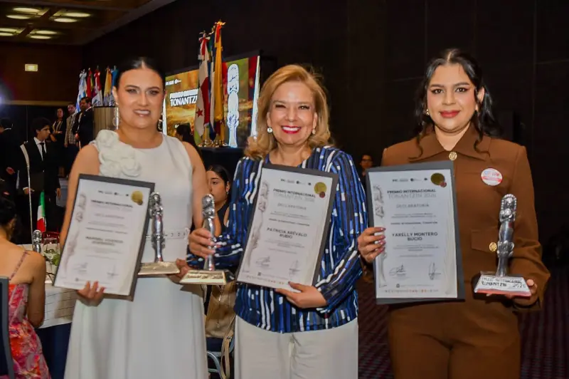 Obtiene Paty Arévalo Premio Tonantzin 2026 por acciones desde el DIF