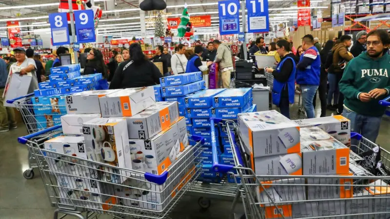 ¿Por qué el dueño de Walmart, Aurrera y Sam’s Club pone tiendas tan cerca sin quitarse clientes entre sí?