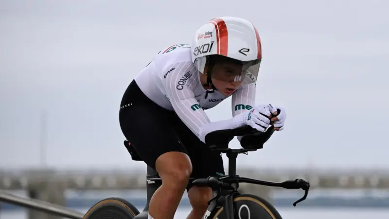 Orgullo tricolor: Romina Hinojosa y Sara Roel logran destacado top 35 en el Mundial de Ciclismo