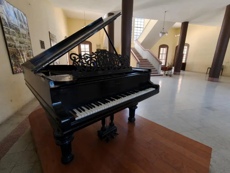 El piano centenario de Saltillo: el Steinway olvidado de la Miguel López Ávila