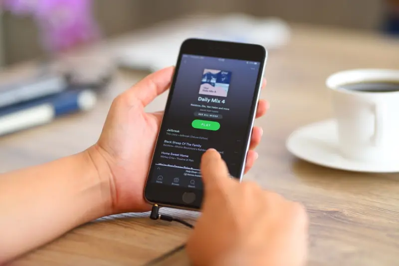 Cómo ganar dinero con tus videos en Spotify: Requisitos y detalles del nuevo programa en México
