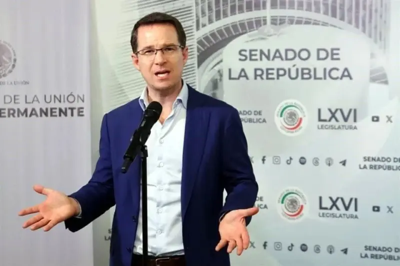 Alertan: Morena busca cárcel a parodias con logos oficiales