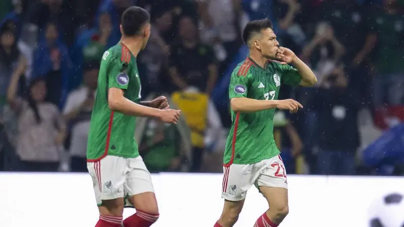 Chucky Lozano busca recuperar su nivel y Rafael Márquez le abre la puerta del Tri