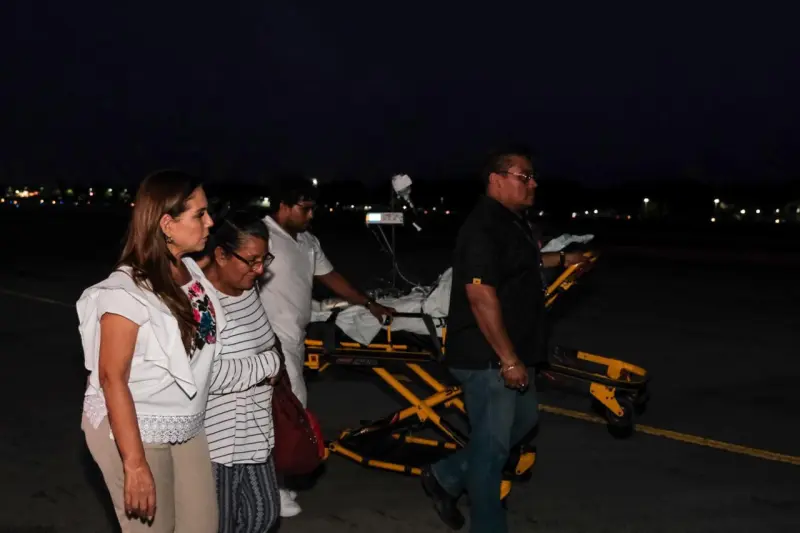 ¡Le salvan la vida! Bombero de Chetumal supera infarto y sigue en terapia intensiva