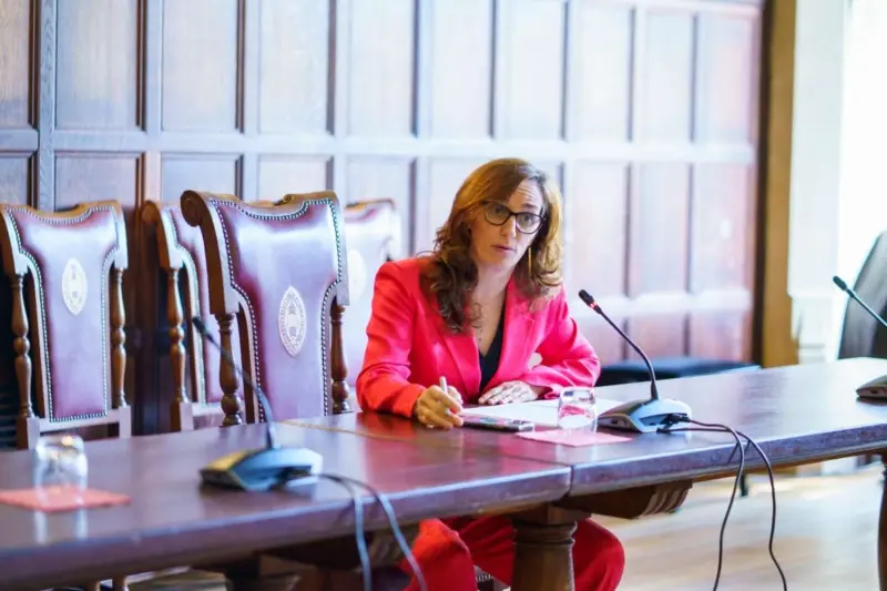 Sanidad activa la vía legal para forzar a Madrid a crear el registro de objetores al aborto